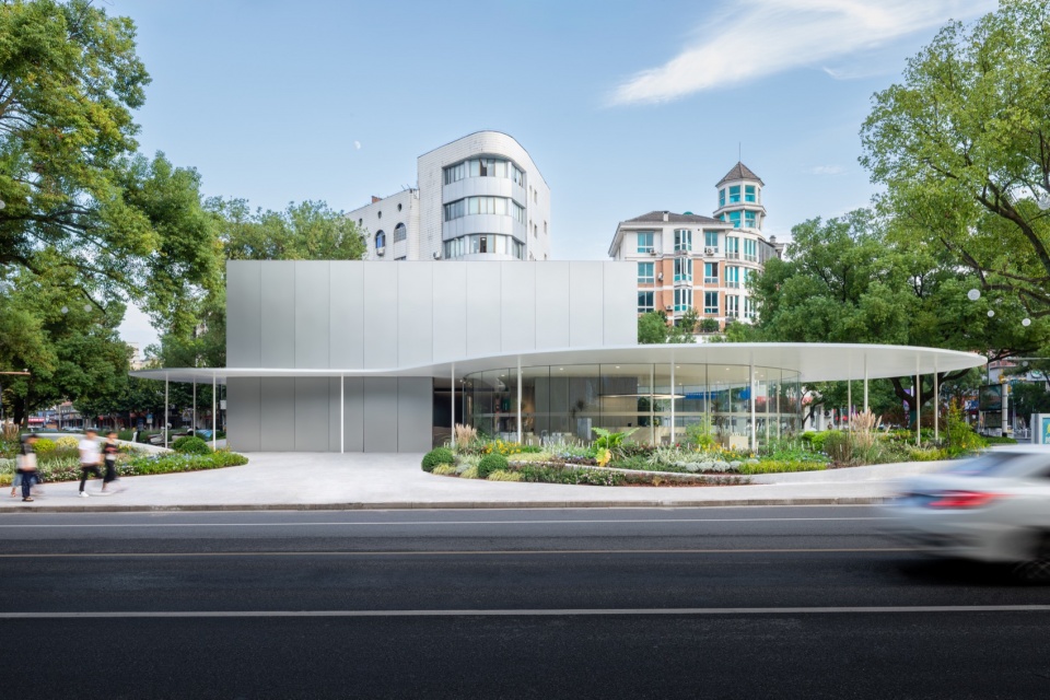 展厅东立面外观 wuyi organic urban renewal exhibition hall by kfs