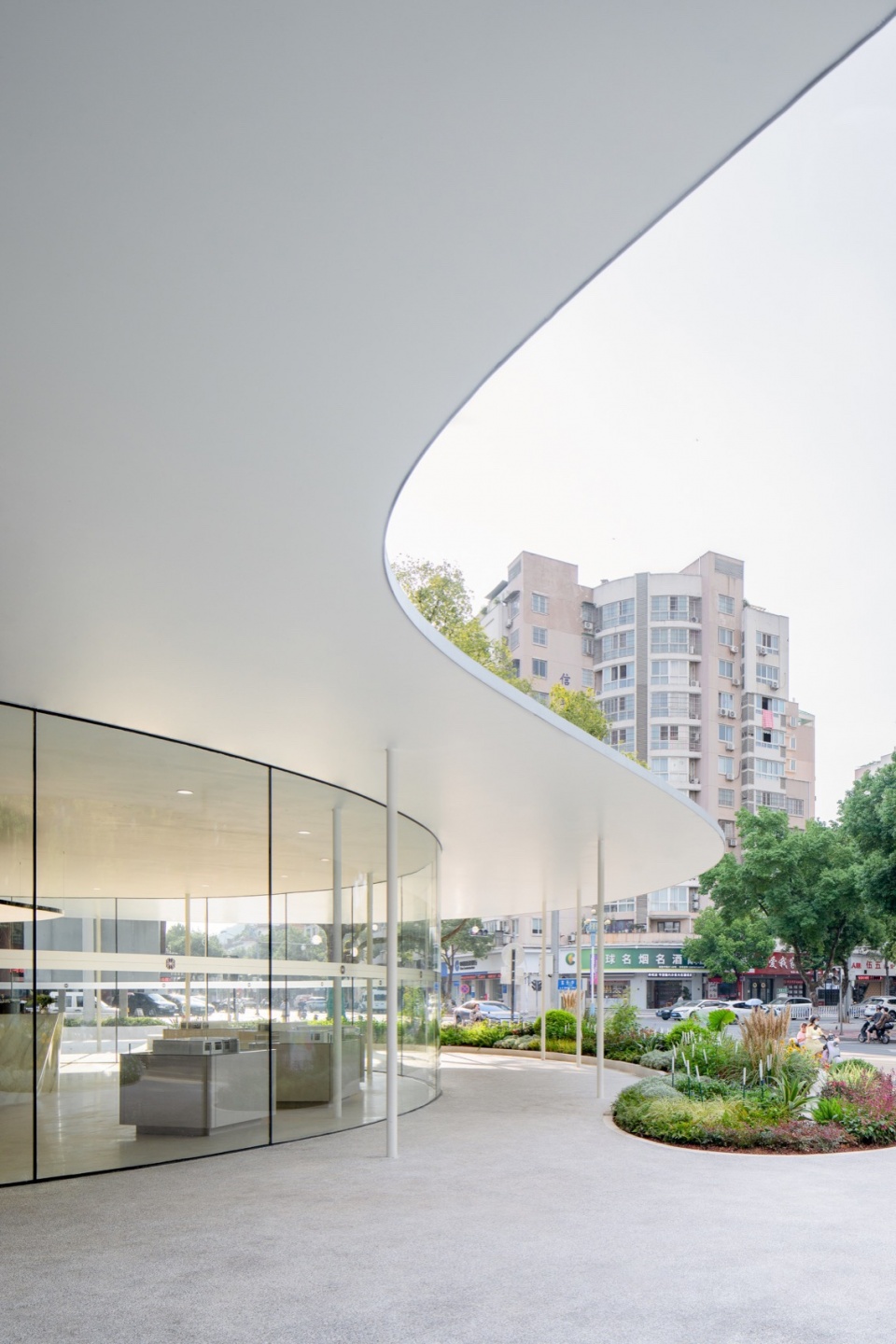 建筑檐下空间 wuyi organic urban renewal exhibition hall by kfs