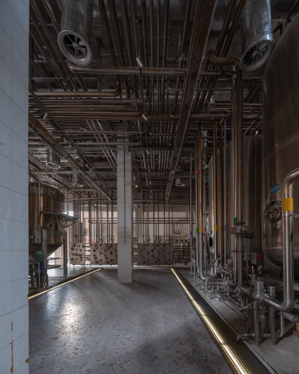 改造后的D2常设展厅室内空间 D2 Exhibition Hall Interior Space After Renovation ©张超建筑摄影工作室 ZC Studio 2
