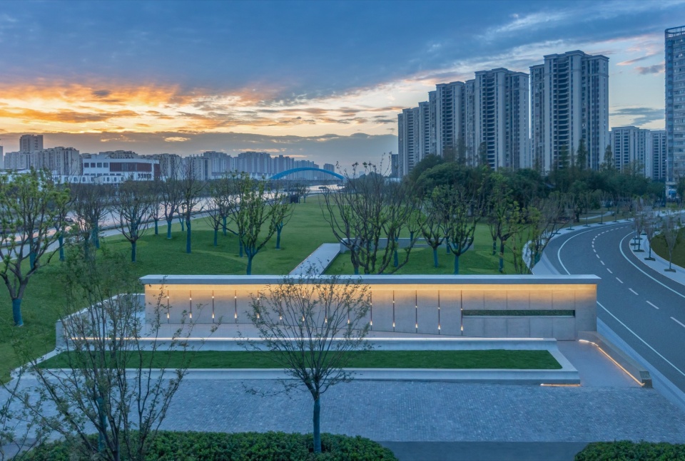 自南津桥上望向公园©张锦影像工作室