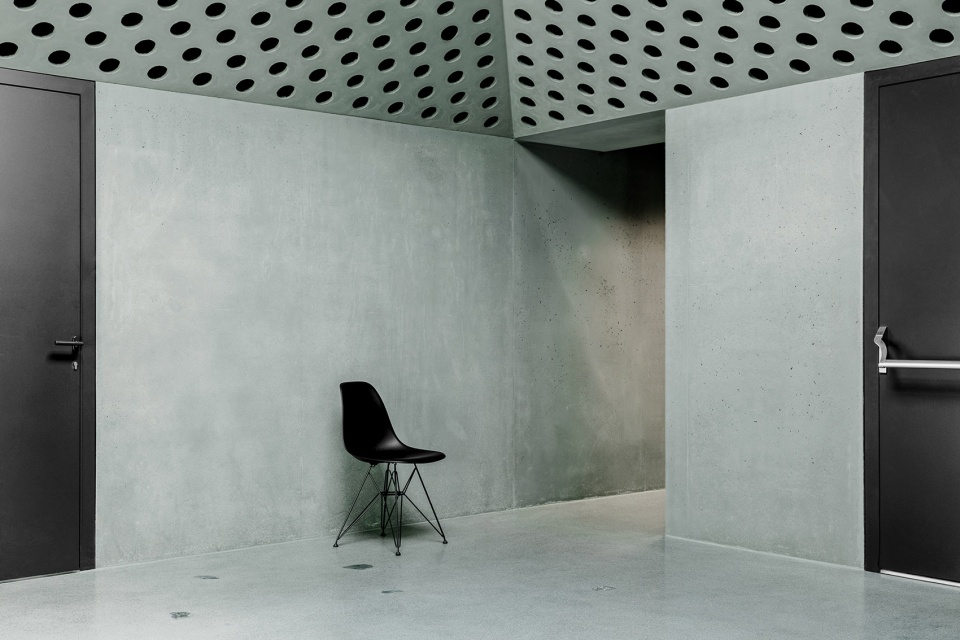 beton eisack hq by pedevilla architects