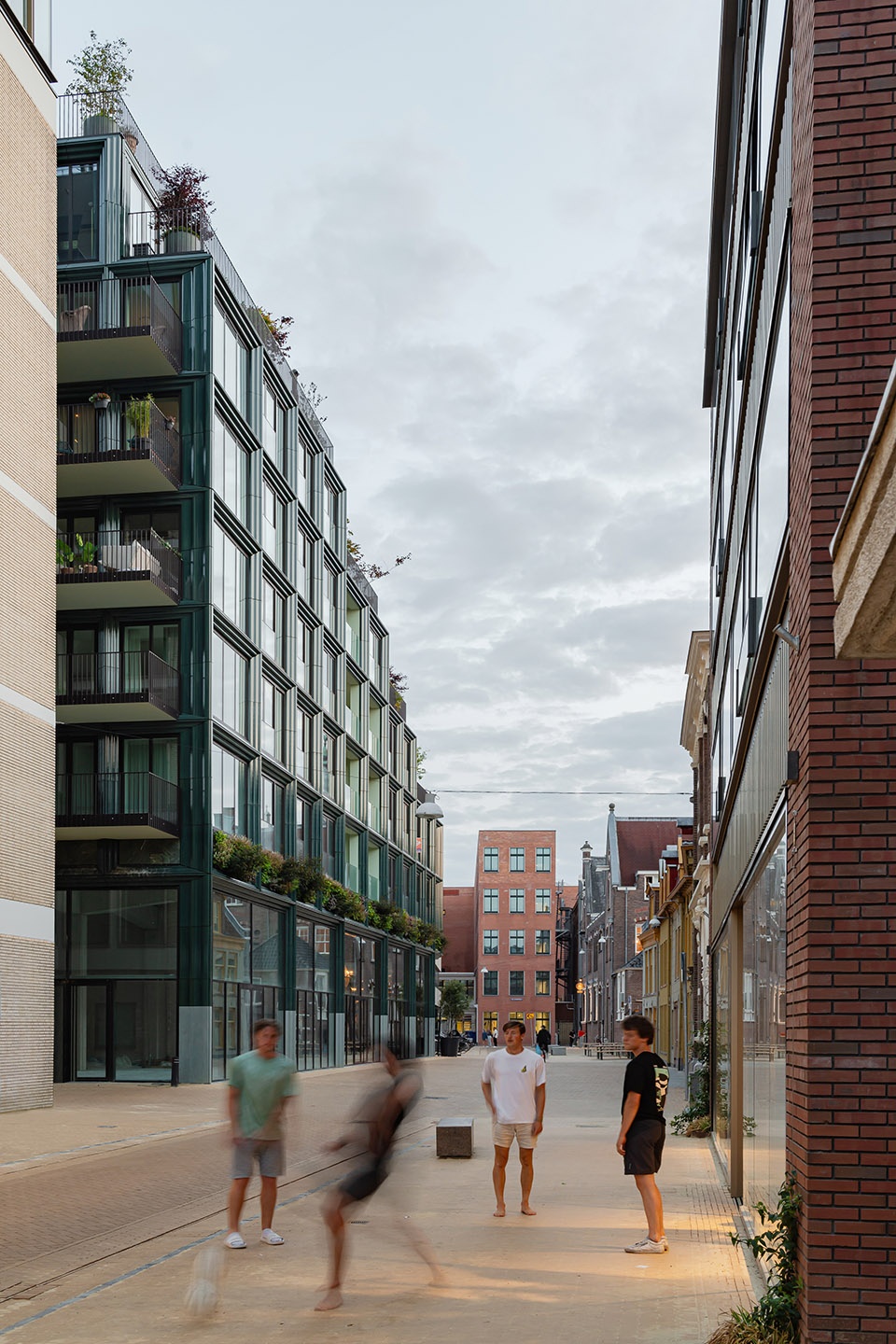 Mercado in Groningen by De Zwarte Hond Loer Architecten