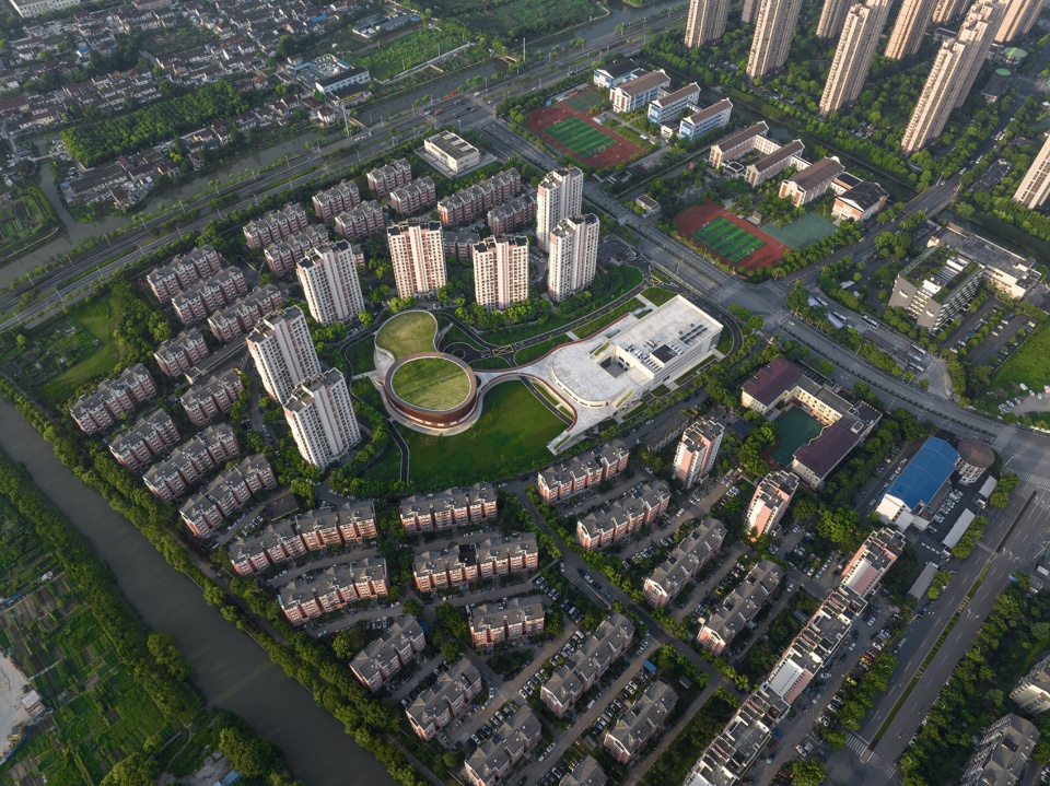 Shanghai Sanlin Yide Community Culture and Sports Center by SUNYAT ARCHITECTURE