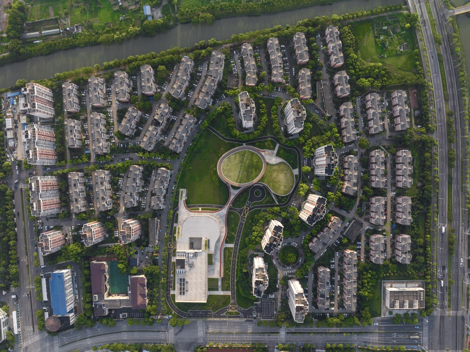 Shanghai Sanlin Yide Community Culture and Sports Center by SUNYAT ARCHITECTURE