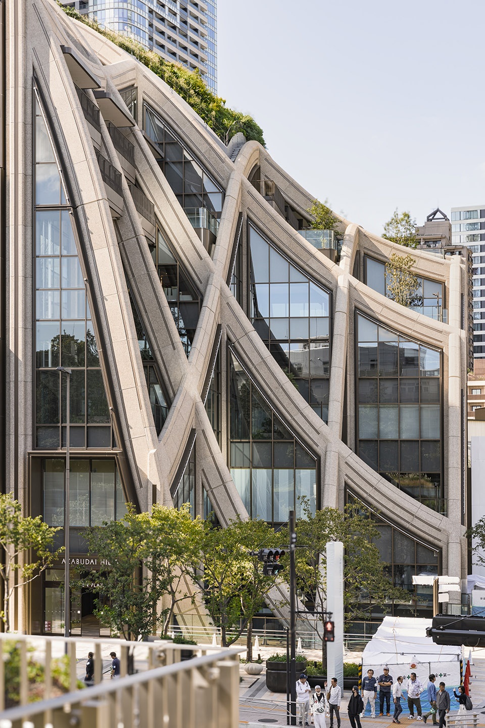 Azabudai Hills by Heatherwick Studio op9