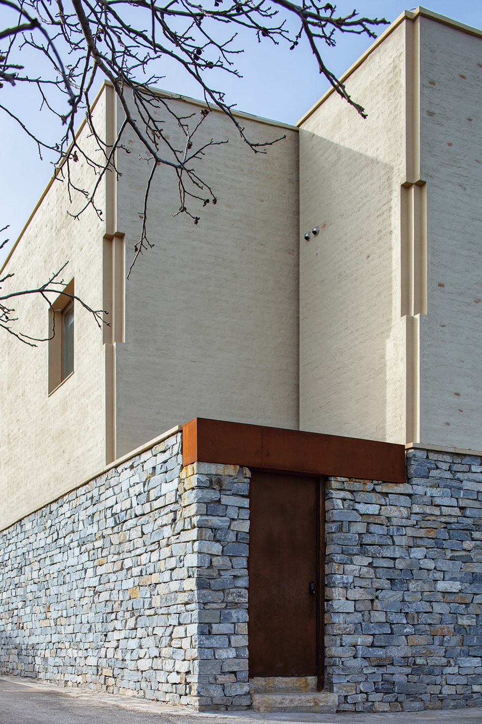 the long circle bb by nomos architects