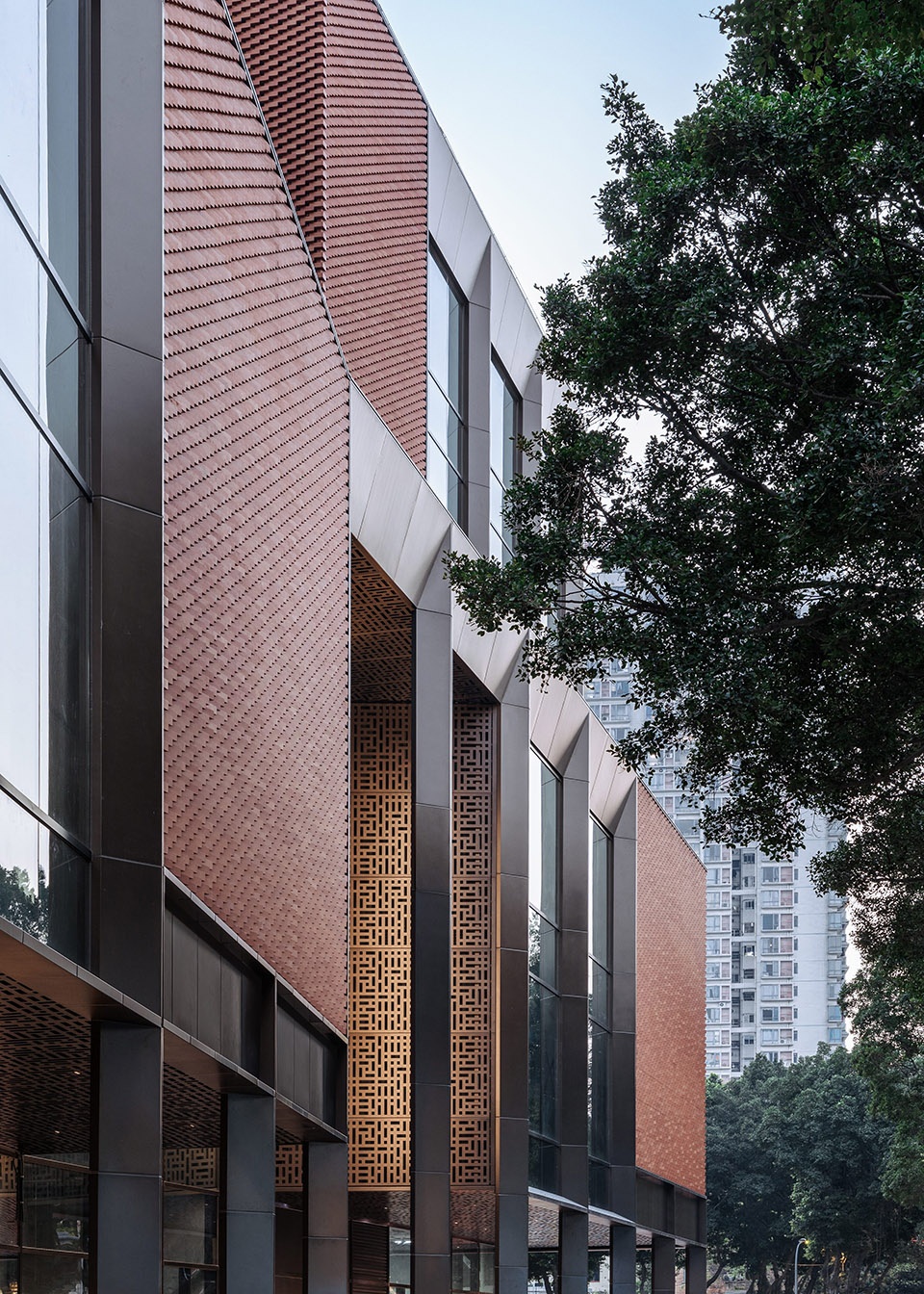 Commercial building in Guangzhou by gmp