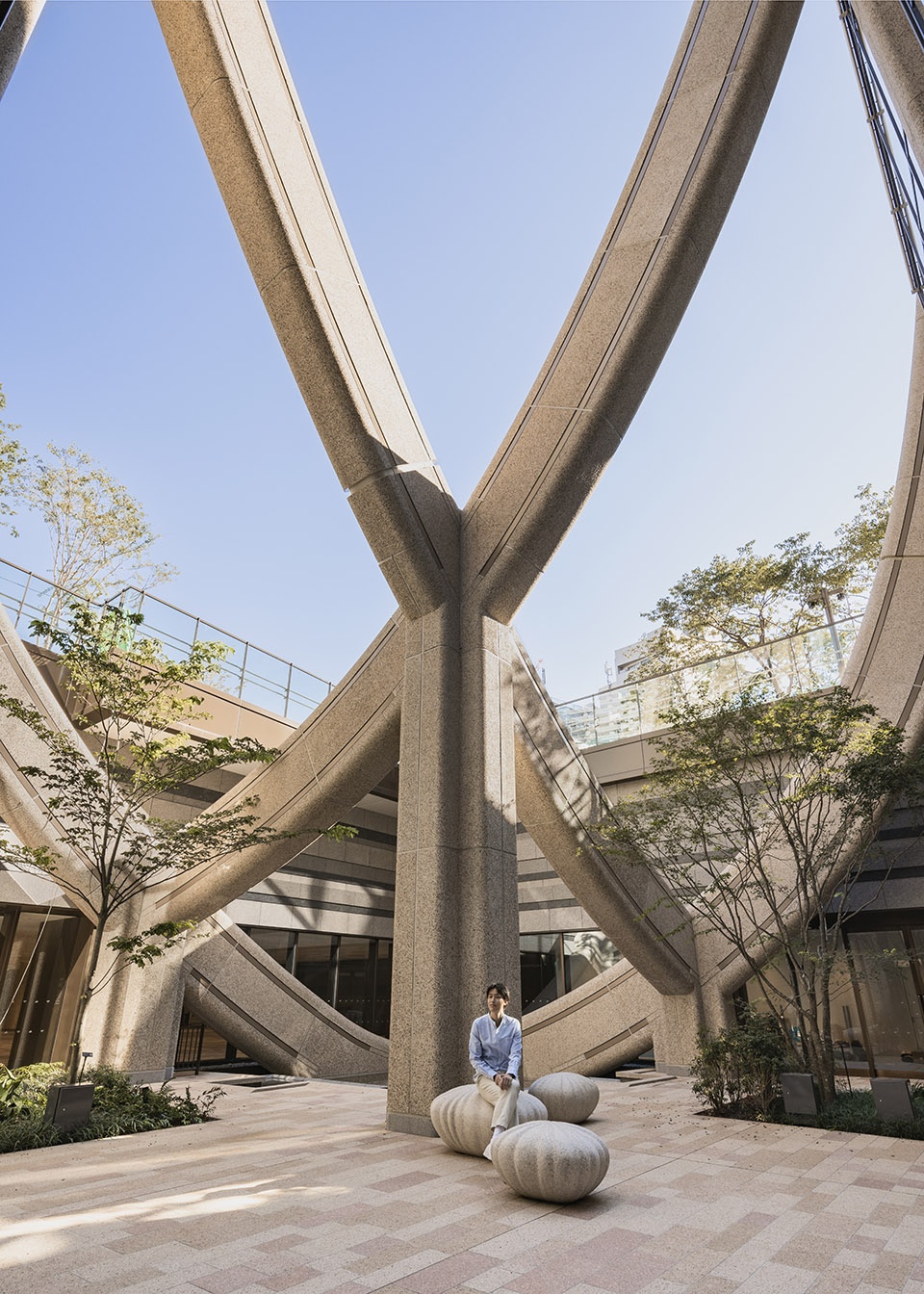 Azabudai Hills by Heatherwick Studio b37