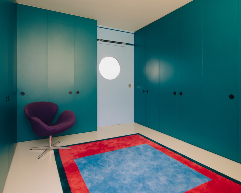 Renovation of a Singaporean brutalist apartment by SPARK