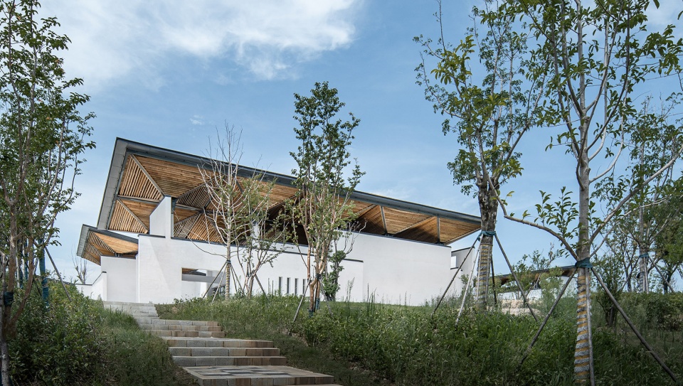 Youran Square in Anqing Zhanghu Park by East China Architectural Design Research Institute