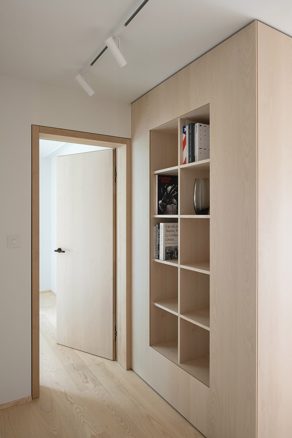 apartment msh by ralph germann architectes