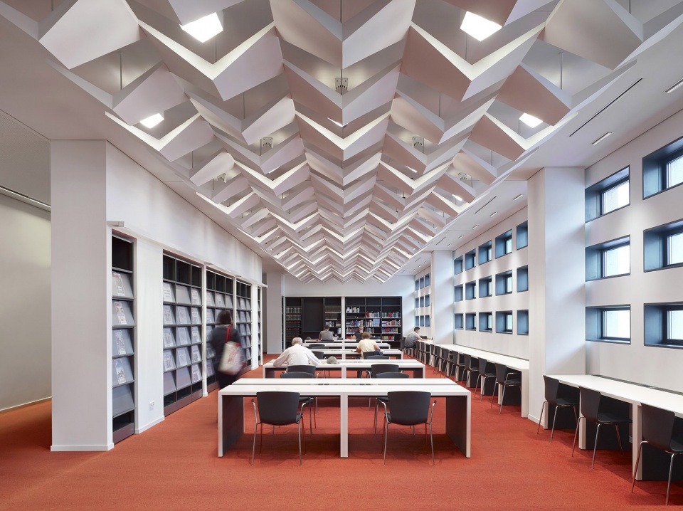 Renovation of Dresden s Kulturpalast by gmp