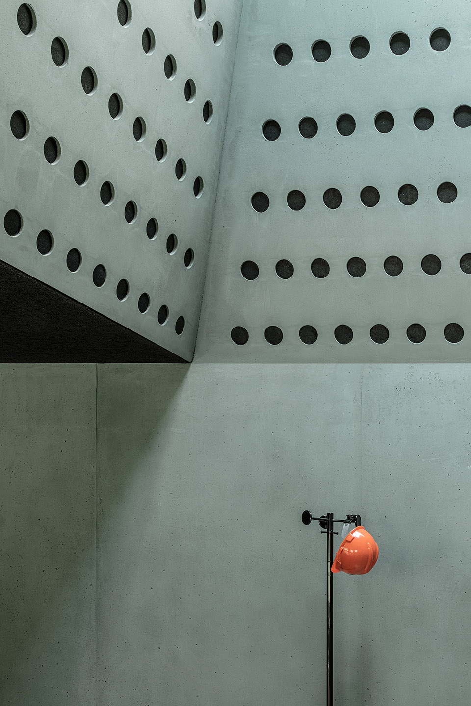 beton eisack hq by pedevilla architects