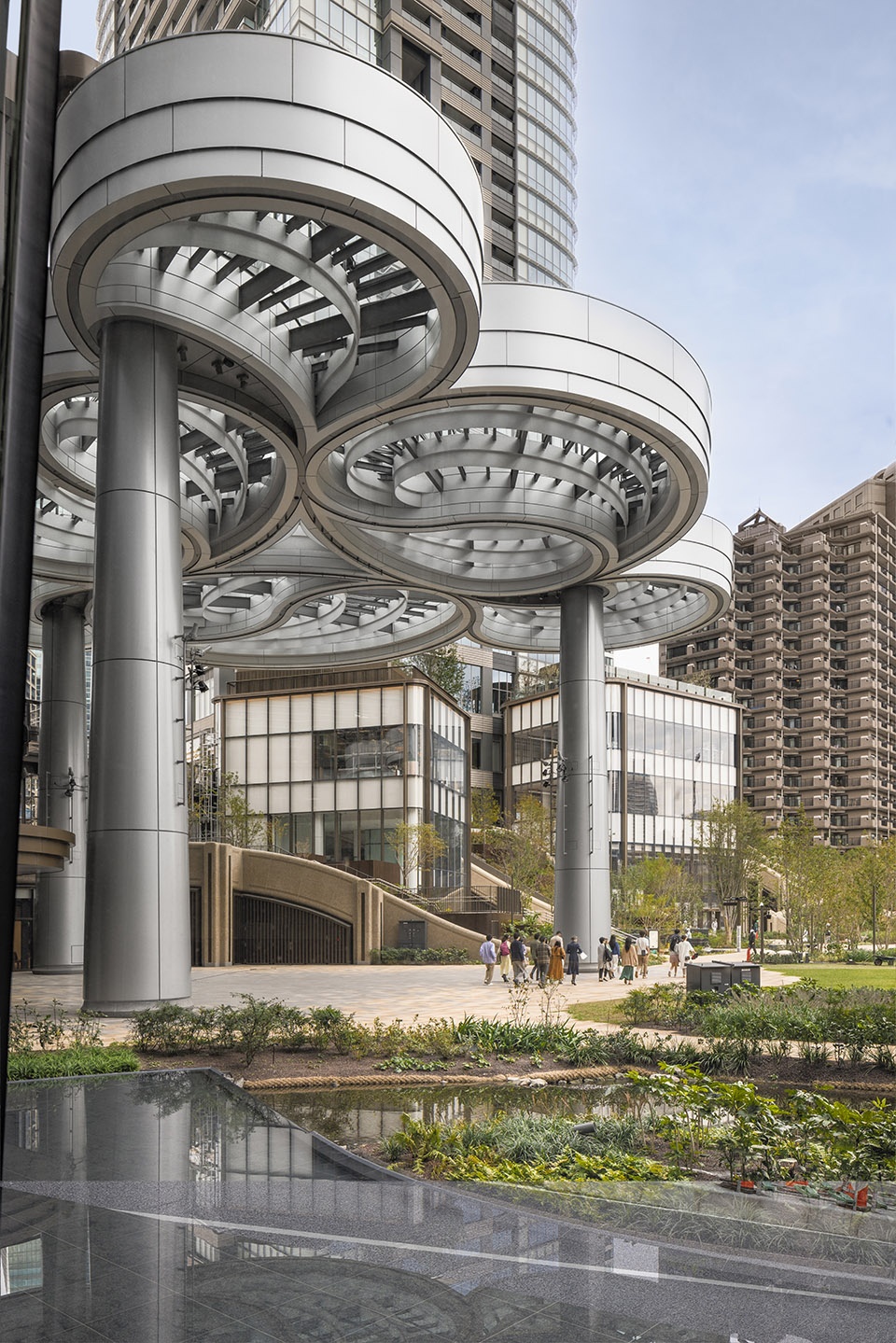 Azabudai Hills by Heatherwick Studio sgr