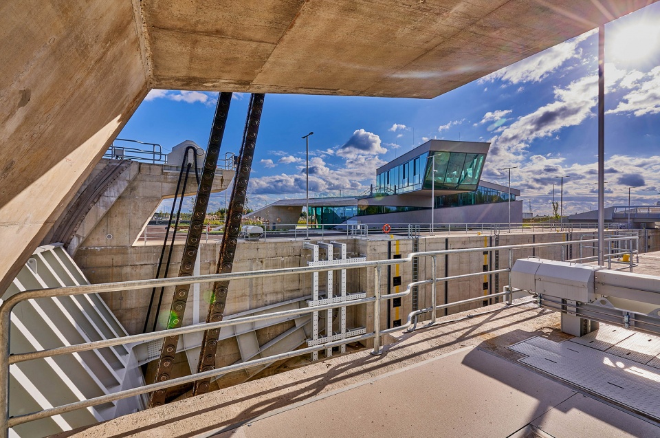 The Mosoni Danube Flood gate Control Building by TeRHaLoZAT