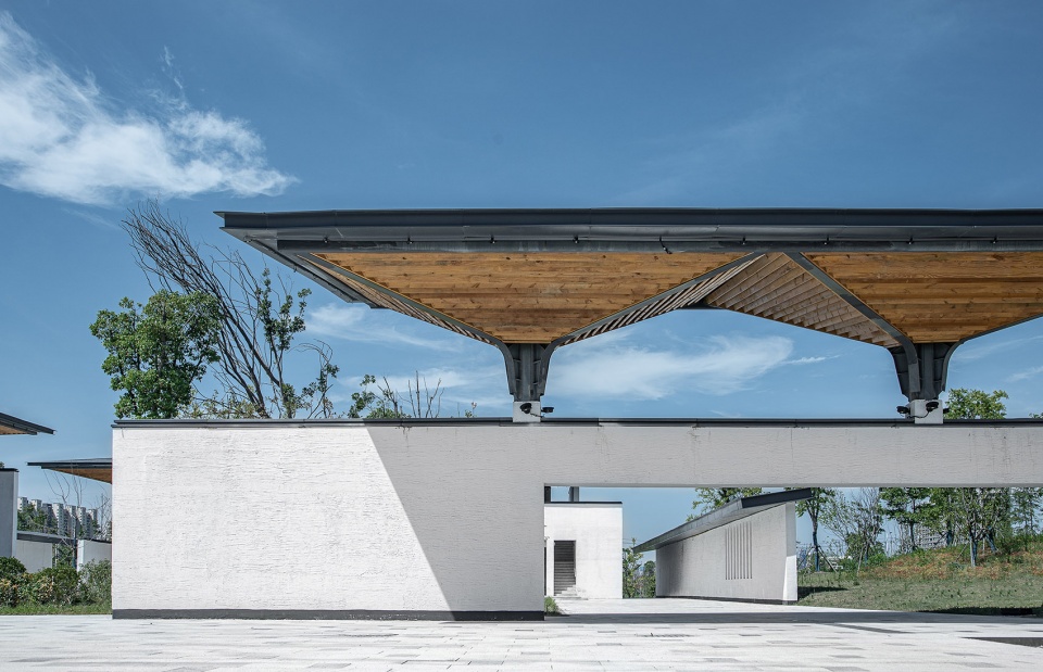 Youran Square in Anqing Zhanghu Park by East China Architectural Design Research Institute