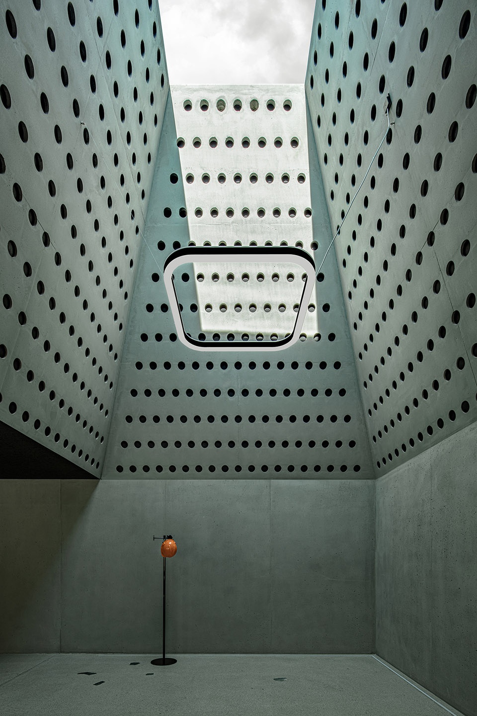 beton eisack hq by pedevilla architects
