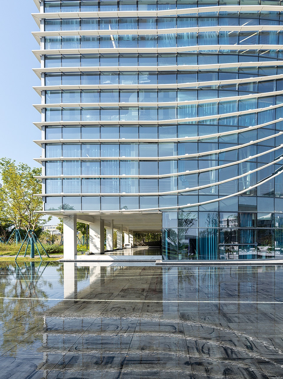 Zhejiang Sci Tech University School of Fashion Library Building by Chinacuc