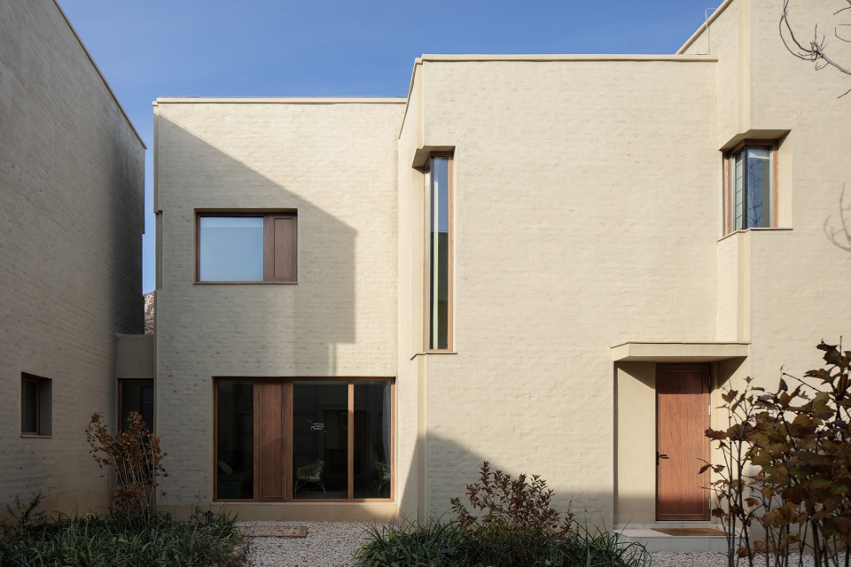 the long circle bb by nomos architects