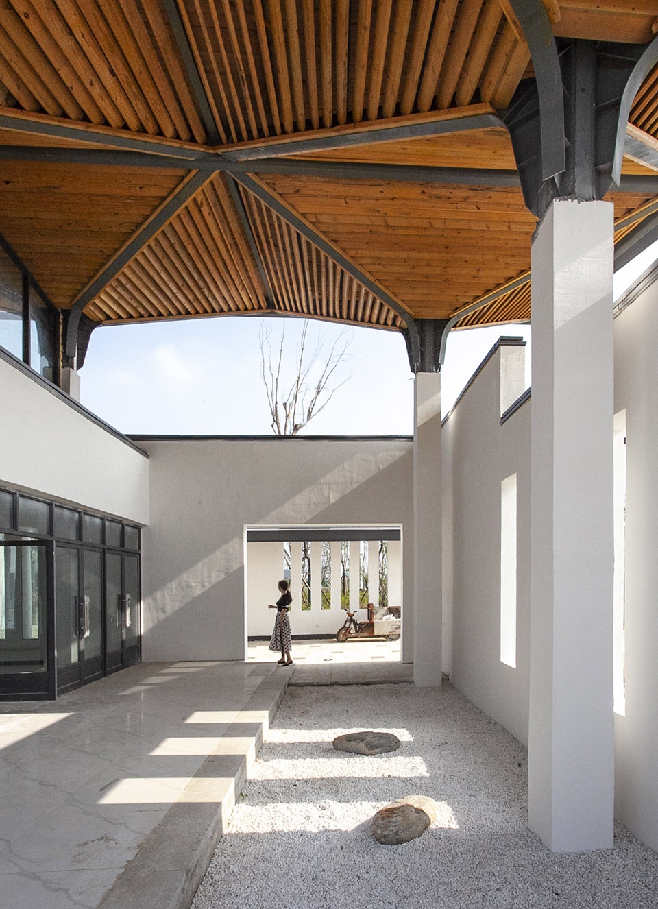 Youran Square in Anqing Zhanghu Park by East China Architectural Design Research Institute