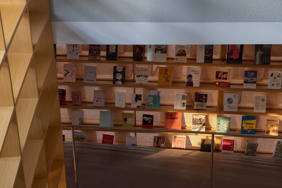 book inside book outside by displacement architecture design
