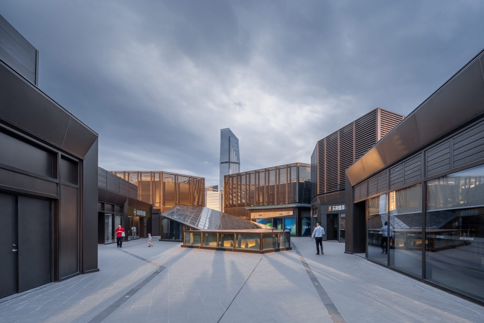 Commercial building in Guangzhou by gmp