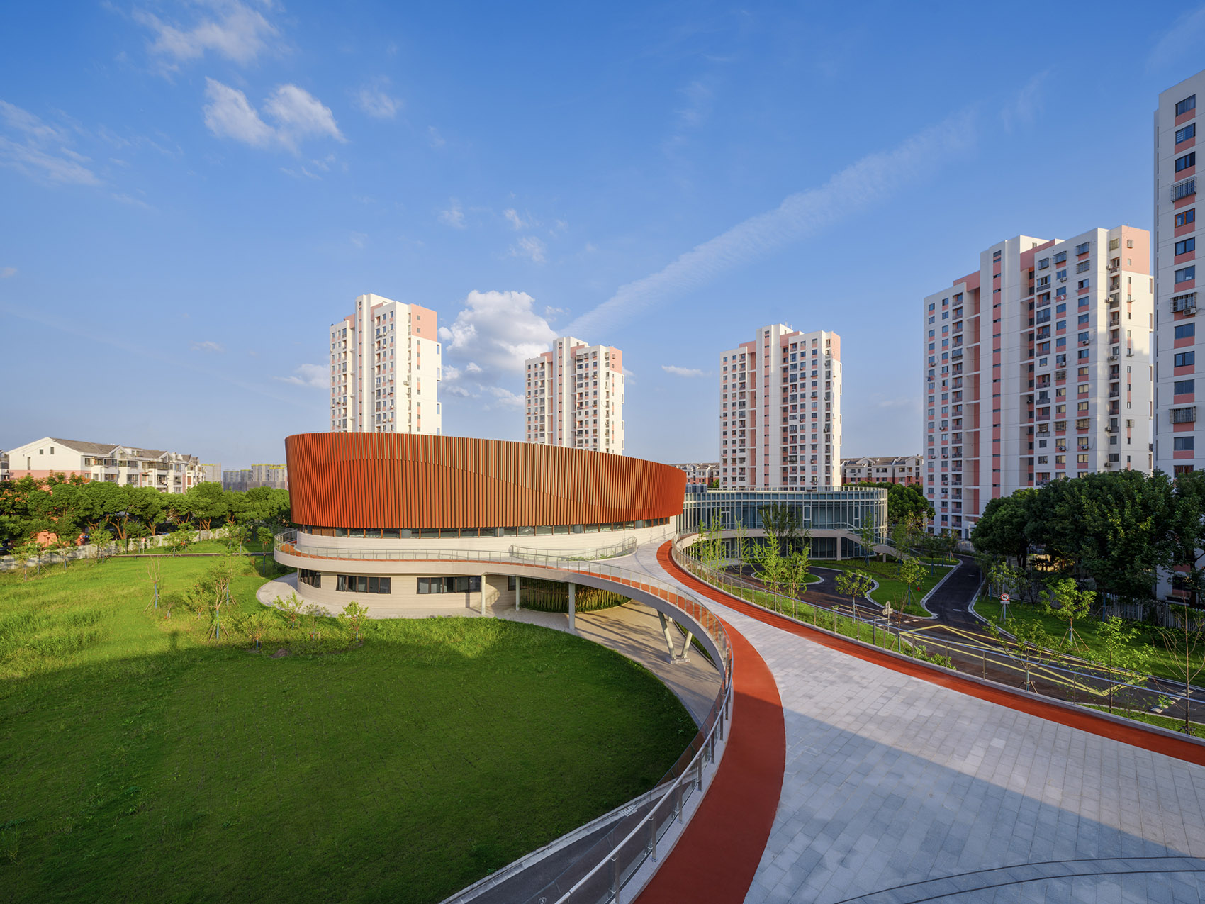 Shanghai Sanlin Yide Community Culture and Sports Center by SUNYAT