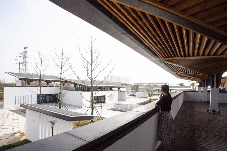 Youran Square in Anqing Zhanghu Park by East China Architectural Design Research Institute