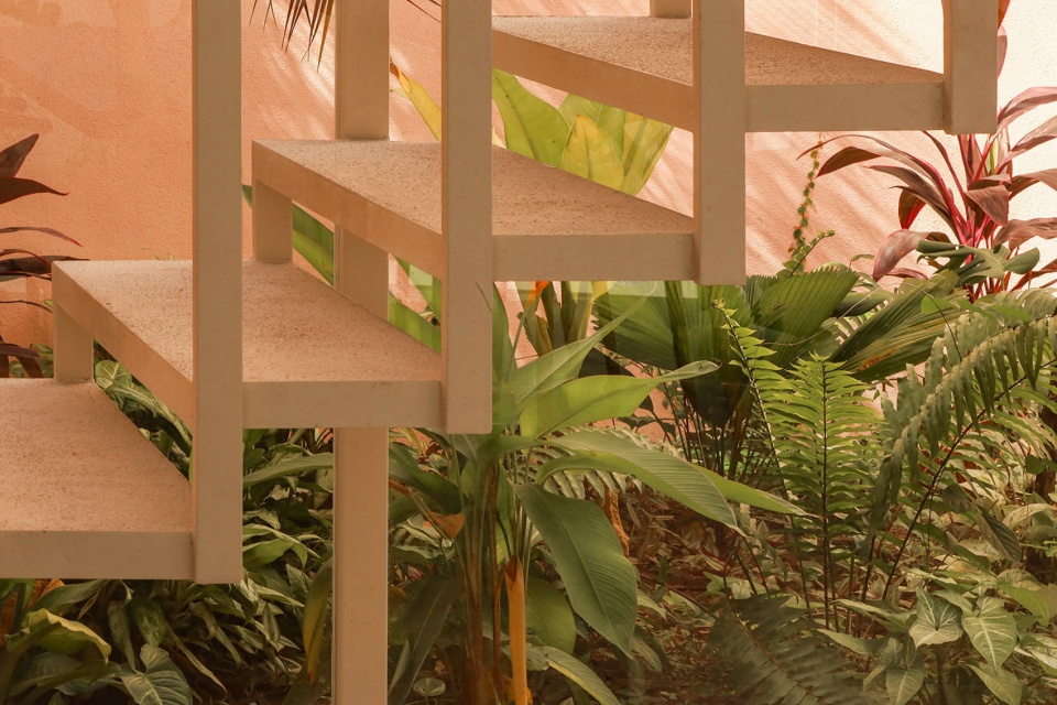 casa banderas by rea studio