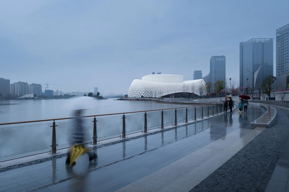 golden sands lake grand theater by cctn design