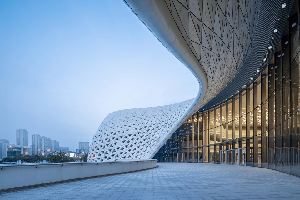 golden sands lake grand theater by cctn design