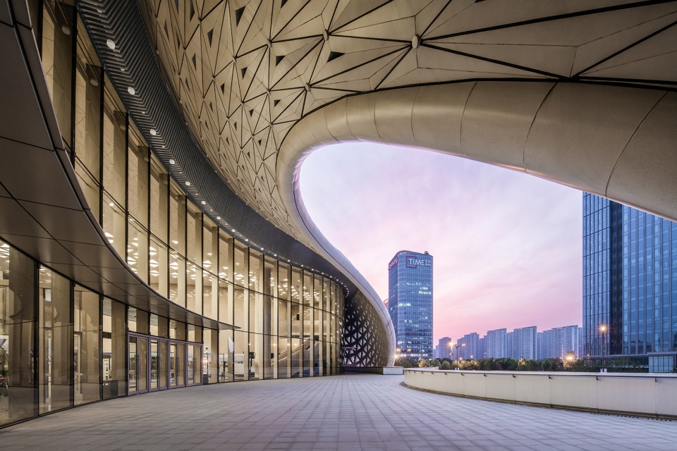 golden sands lake grand theater by cctn design