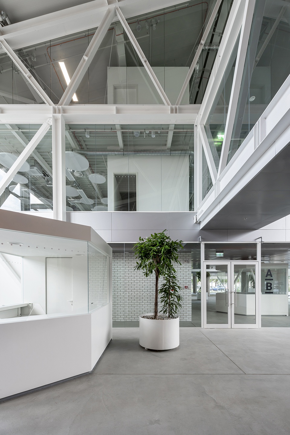 land registry department of the municipal civil court in zagreb by more arhitekture
