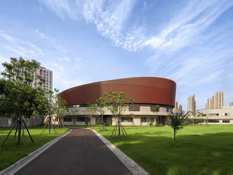 Shanghai Sanlin Yide Community Culture and Sports Center by SUNYAT ARCHITECTURE