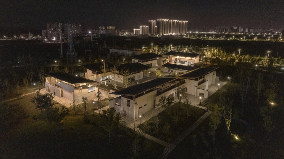 Youran Square in Anqing Zhanghu Park by East China Architectural Design Research Institute