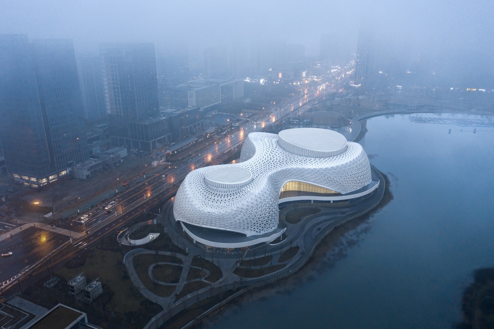 golden sands lake grand theater by cctn design