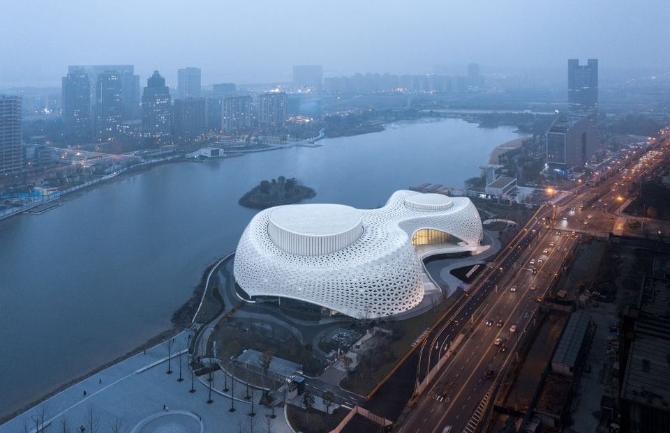 golden sands lake grand theater by cctn design