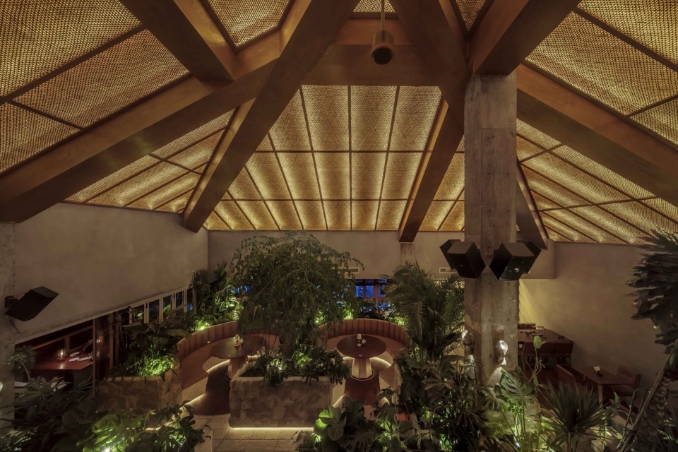 the bond restaurant by daga architects