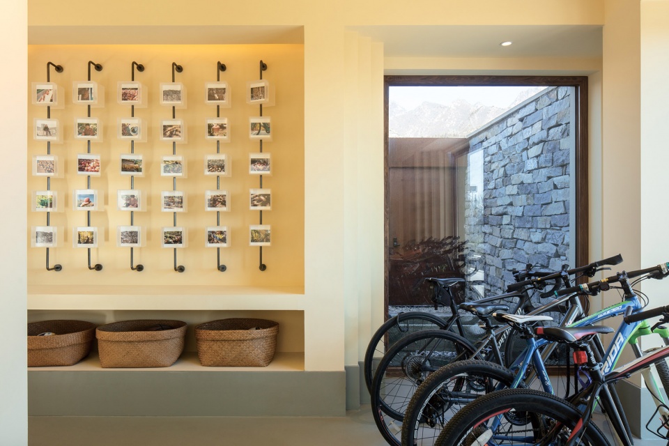 the long circle bb by nomos architects