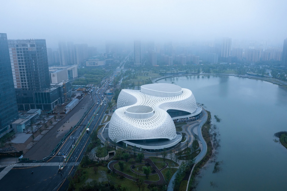 golden sands lake grand theater by cctn design