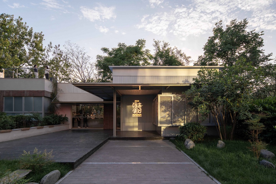 renovation and renewal of public service facilities in xi an urban sports park by wall architects