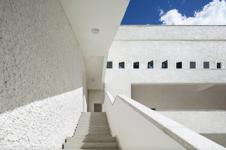 deba library by rong zhaohui studio zradi