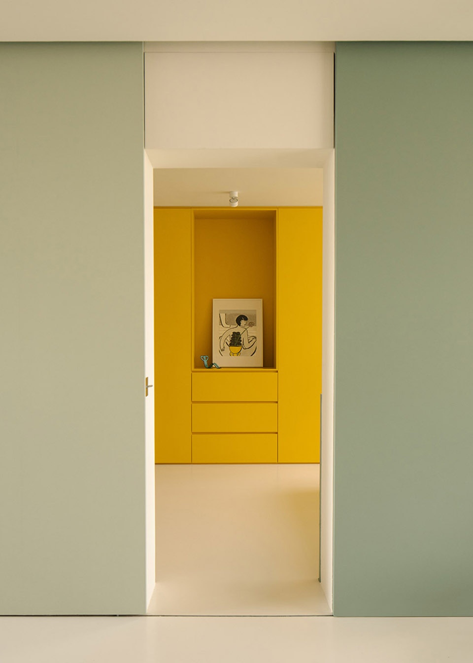 Renovation of a Singaporean brutalist apartment by SPARK gcw