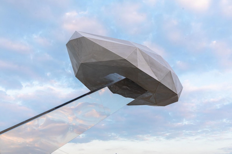 the mirror of design an experiment about disappearance by oumoumou studio