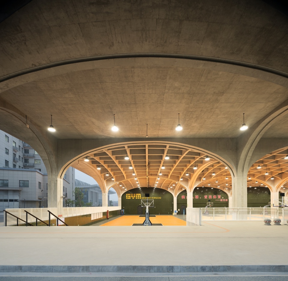 位于端部的篮球场 indoor sports field of shaoxing university by uad