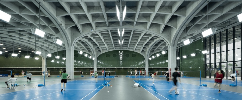 风雨操场内部的运动场景 indoor sports field of shaoxing university by uad
