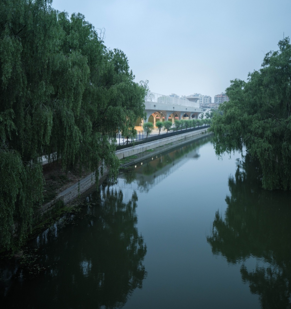 建筑与自然相融 indoor sports field of shaoxing university by uad