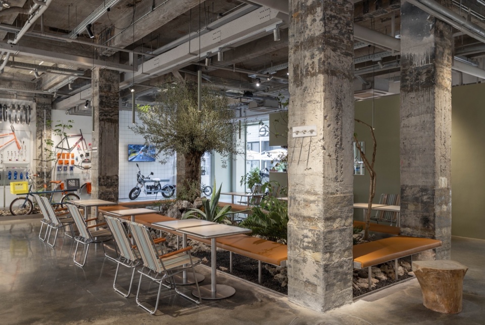 22 by 黑水 yongjiu nineteen forty first physical store by gtd