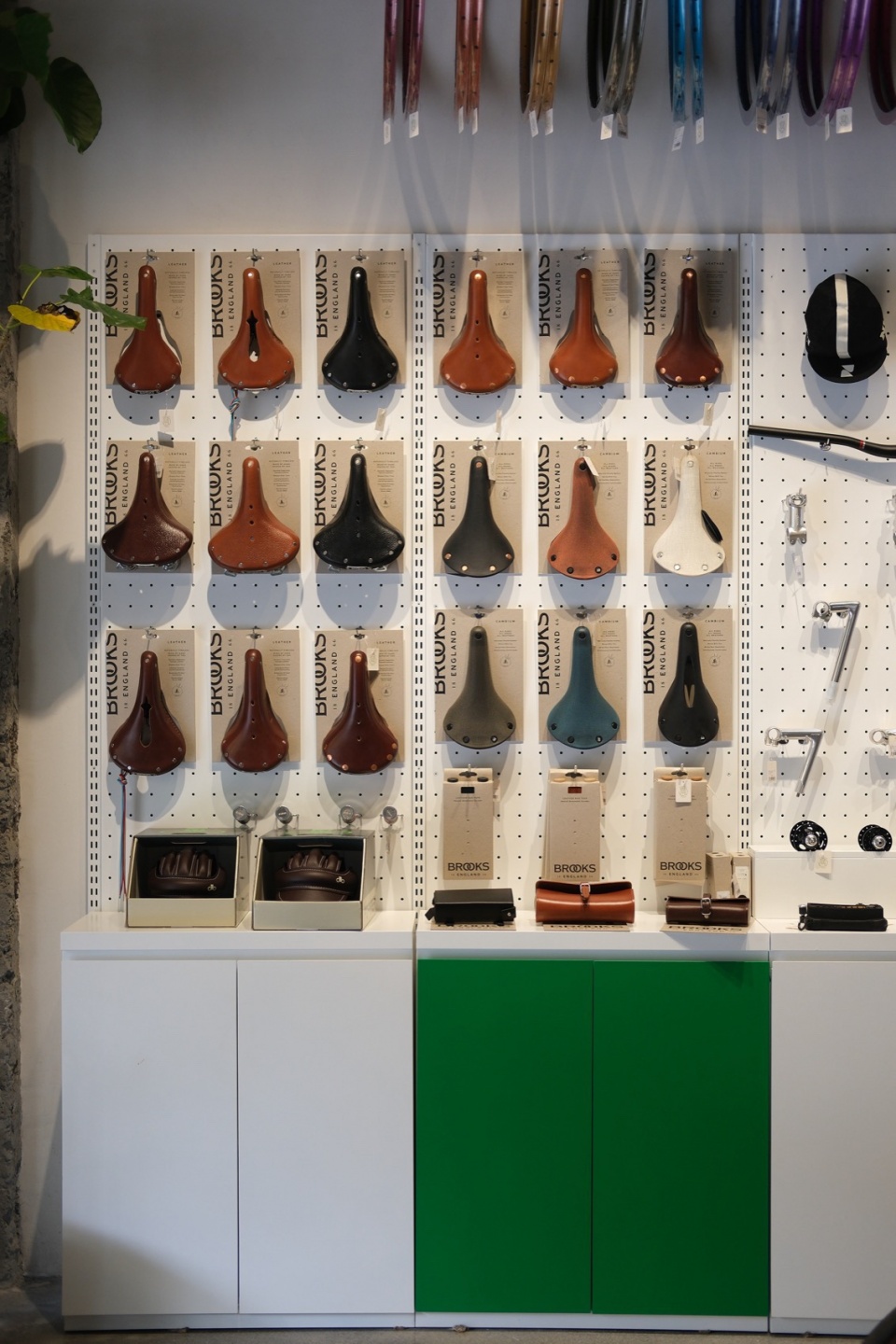 33 by 黑水 yongjiu nineteen forty first physical store by gtd