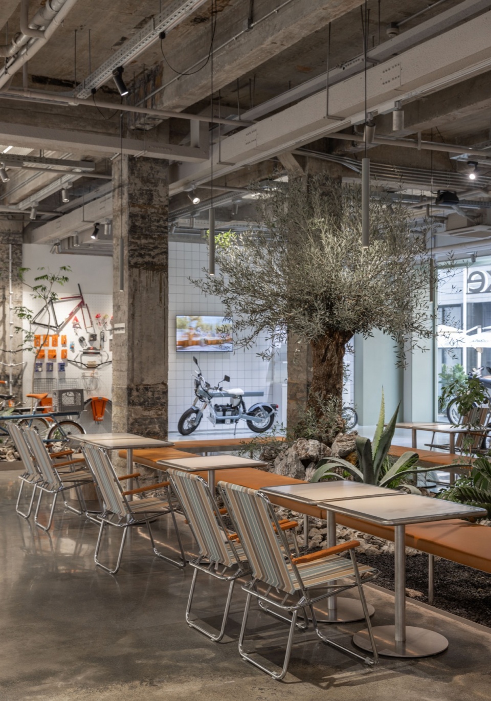 43 by 黑水 yongjiu nineteen forty first physical store by gtd